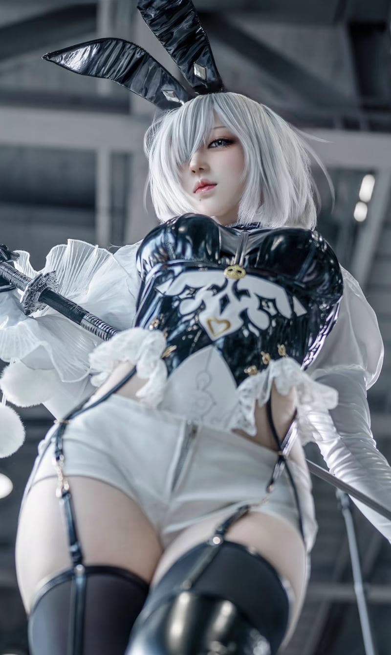 nhân vật cosplay anime ánh nhìn thu hút