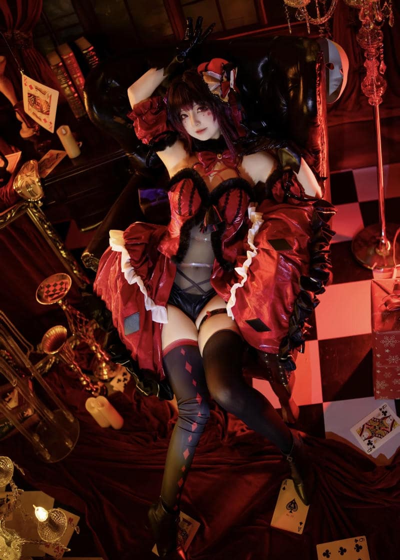 tạo dáng cosplay anime nữ đầy cuốn hút