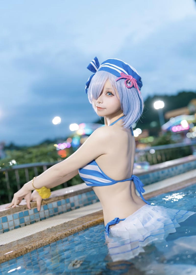 tạo hình anime bikini làm nổi vẻ quyến rũ