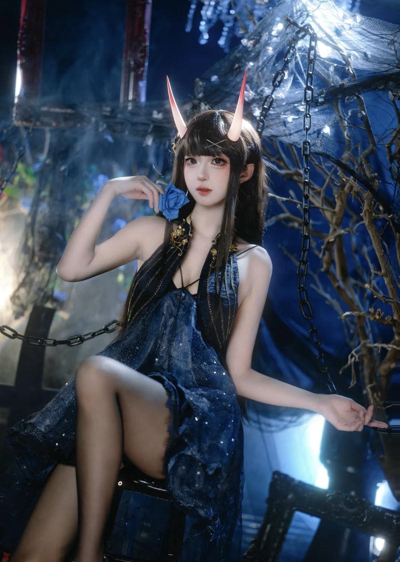 tạo hình cosplay anime nữ rõ đường nét