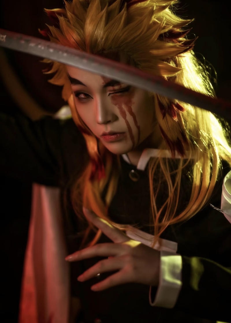 tạo hình ngầu hòa cùng phim demon slayer