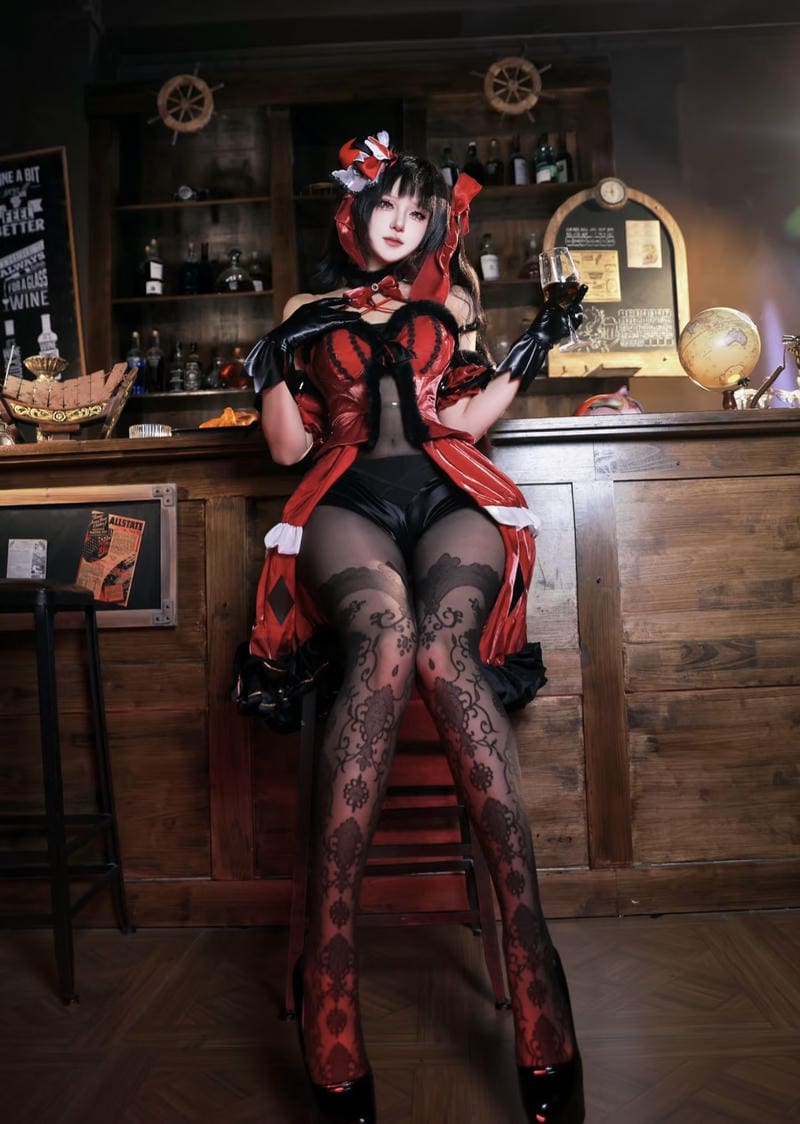 trang phục anime cosplay làm nổi bật vóc dáng gợi cảm