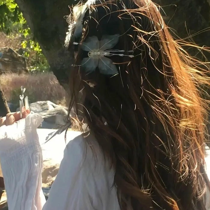 vẻ bí ẩn của avatar nữ che mặt