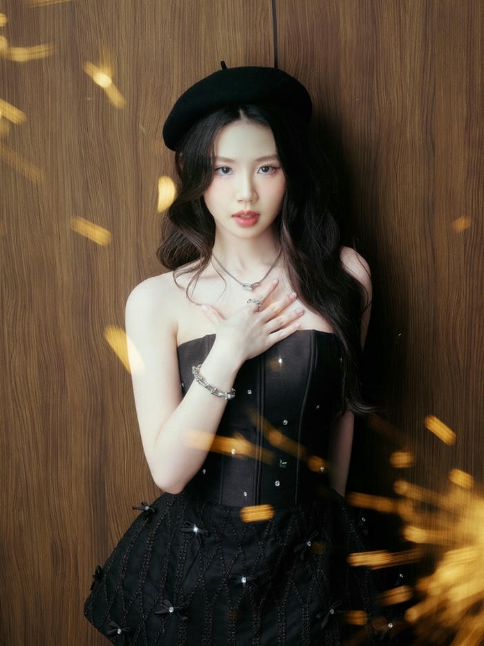 Amee sexy váy đen phong dáng mềm mại