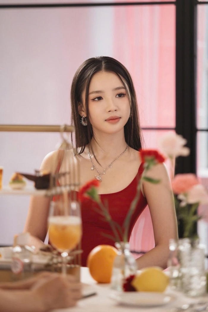 Ảnh Amee váy hai dây phong cách sexy tinh tế