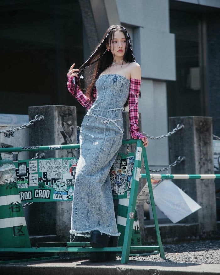 Ảnh Amee váy ôm dáng phong cách sexy nhẹ