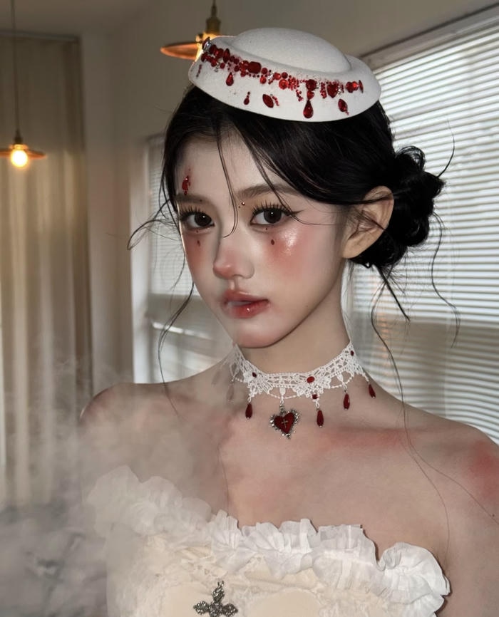 Ảnh cosplay halloween thể hiện không khí đêm lễ
