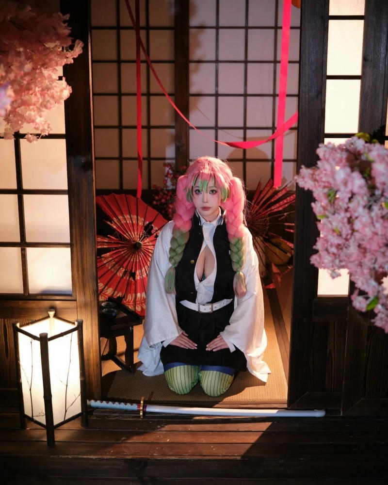 Ảnh cosplay mitsuri xây dựng concept nhân vật