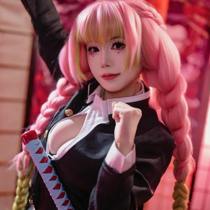 Ảnh mitsuri cosplay xây dựng concept tạo hình