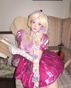 Bức hình cosplay halloween thể hiện tinh thần ngày lễ