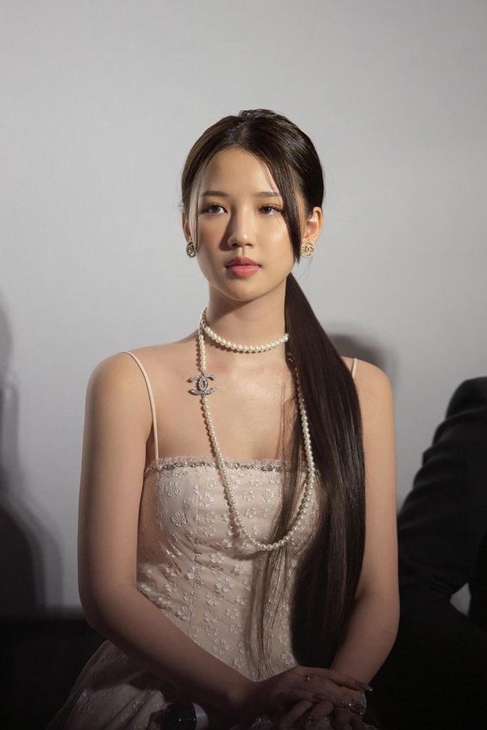 Ca sĩ amee khí chất sexy pha nữ tính