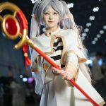 Cosplay ảnh frieren khắc họa nhân vật elf