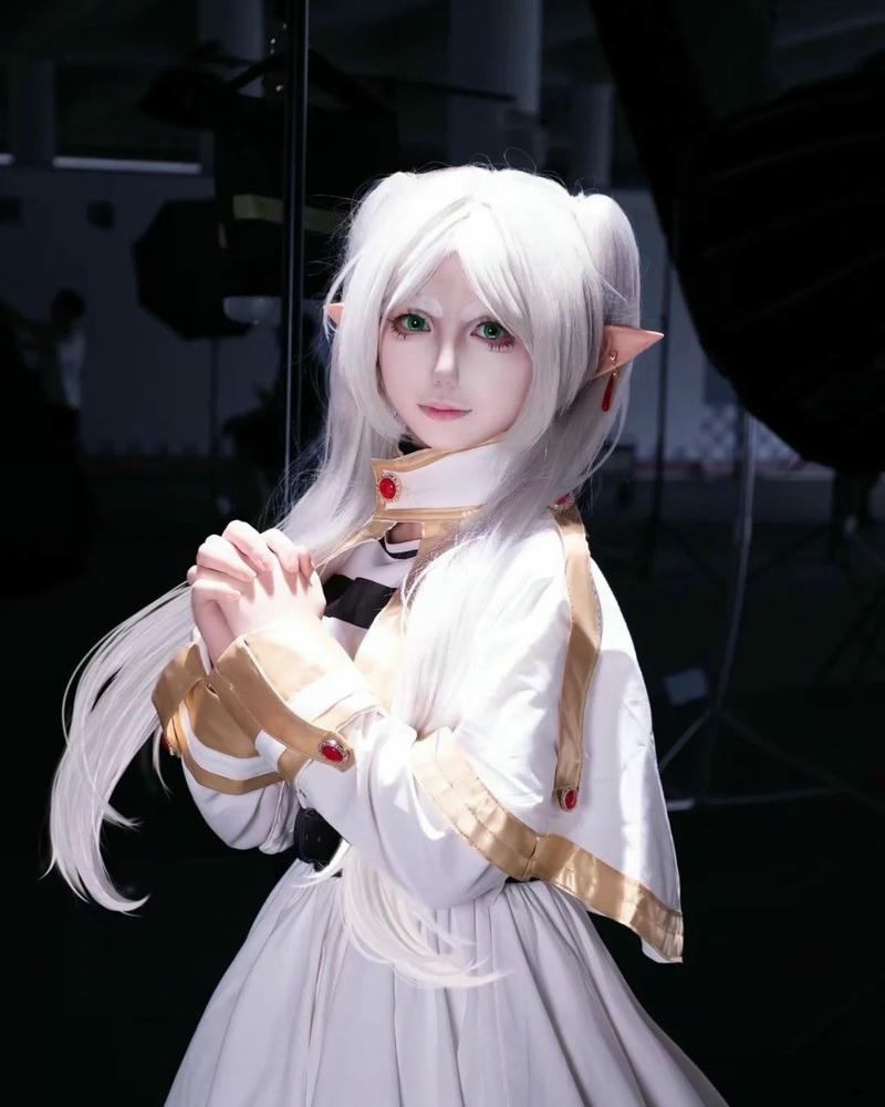 Cosplay ảnh frieren xây dựng nhân vật elf