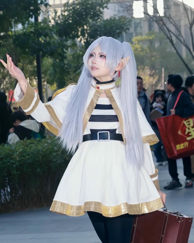 Cosplay frieren ảnh tạo hình nhân vật phép thuật