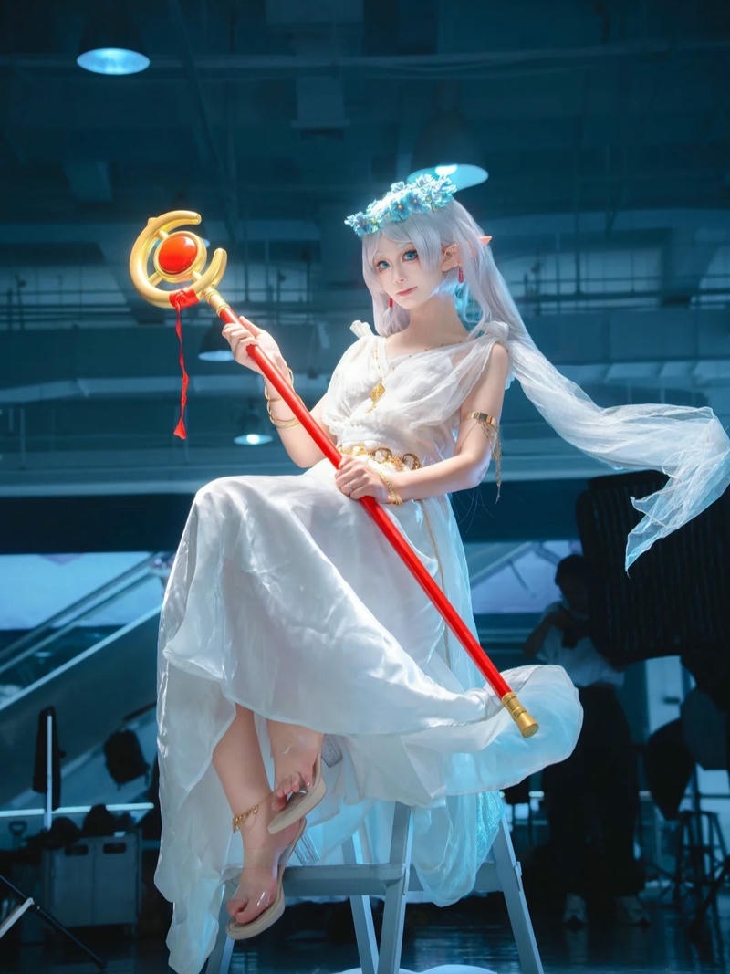 Cosplay frieren ảnh thể hiện tinh thần anime