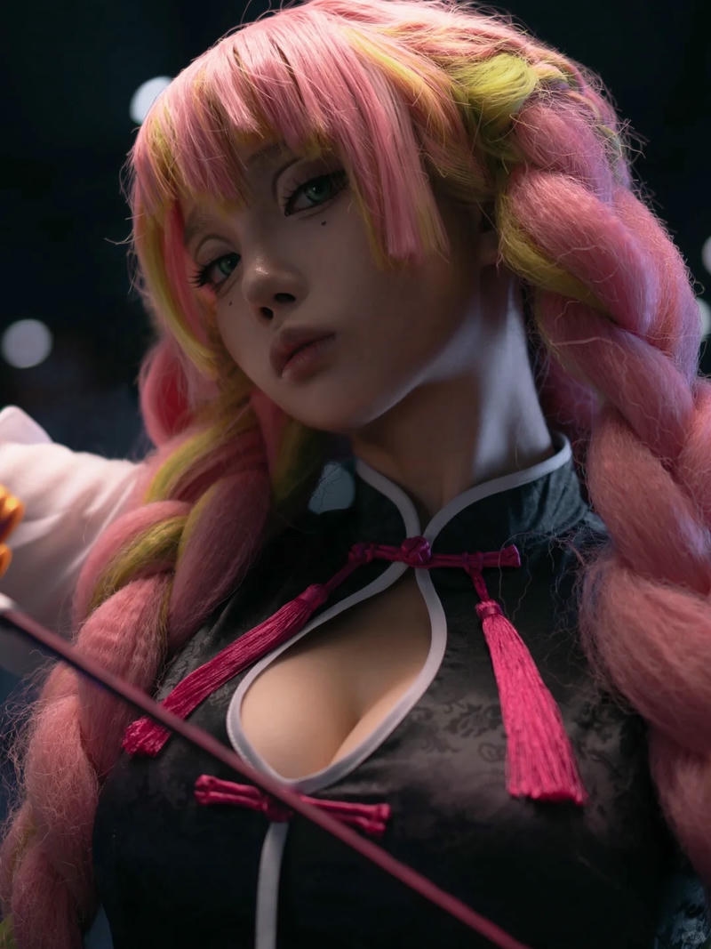 Cosplay mitsuri ảnh khắc họa nhân vật nổi tiếng