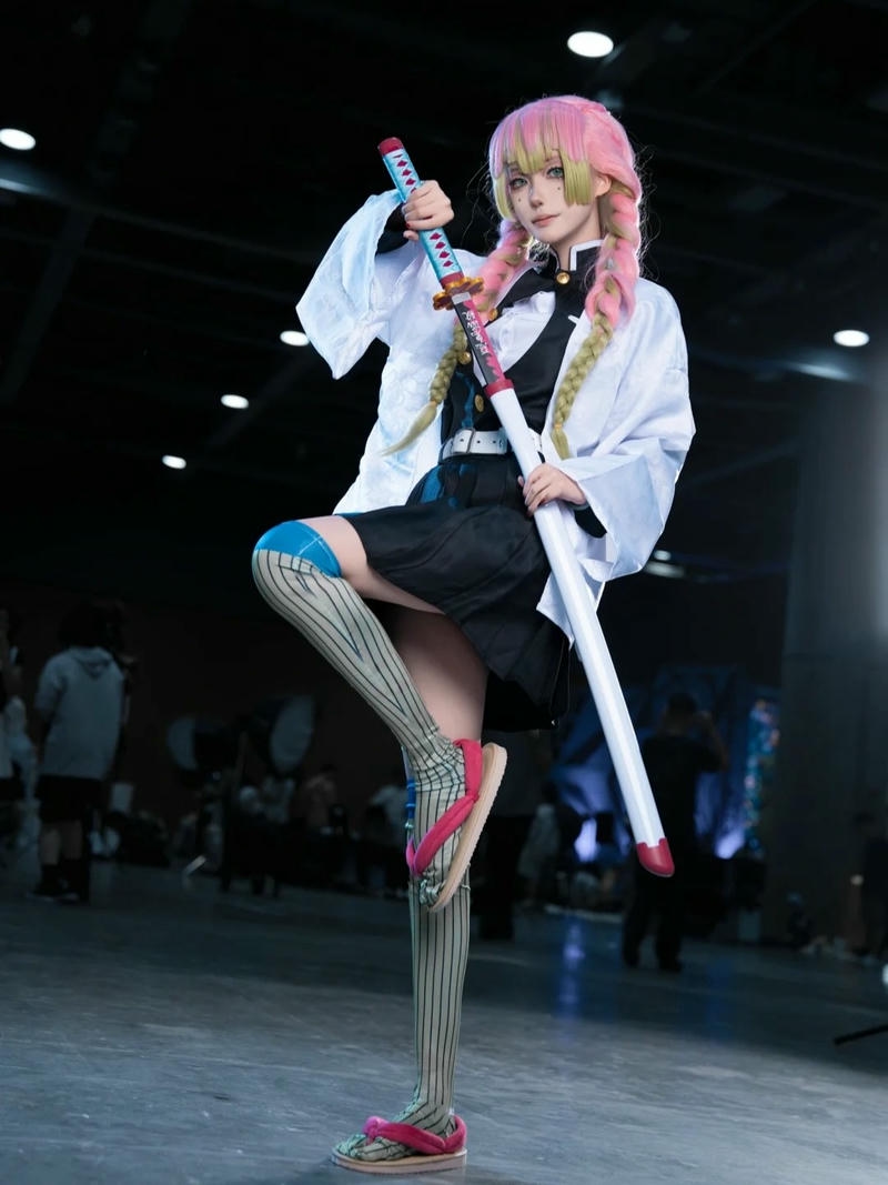 Cosplay mitsuri ảnh tái hiện phong cách nhân vật