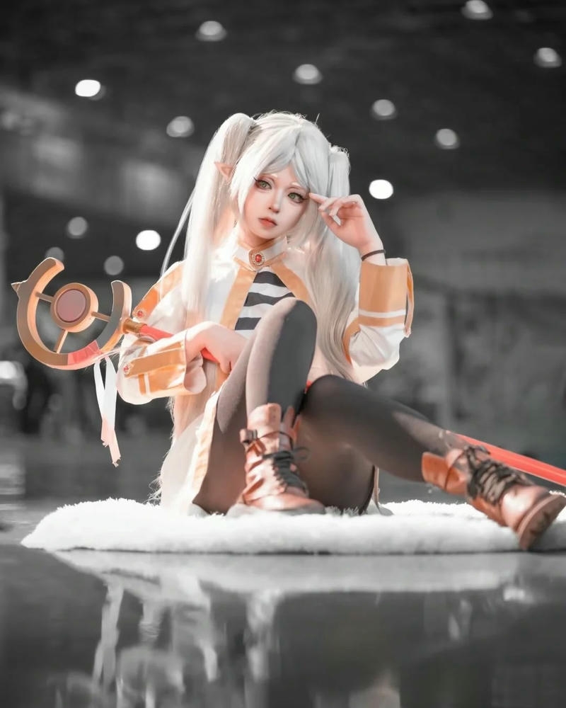 Frieren cosplay ảnh tạo hình thế giới huyền ảo