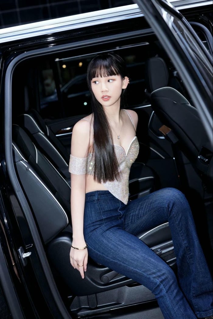 Gái xinh Amee sexy trong váy hai dây cuốn hút