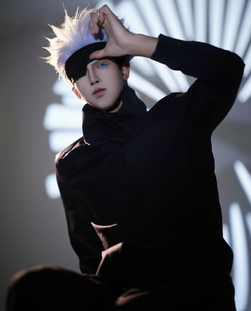 Gojo cosplay gợi cảm giác quyền lực