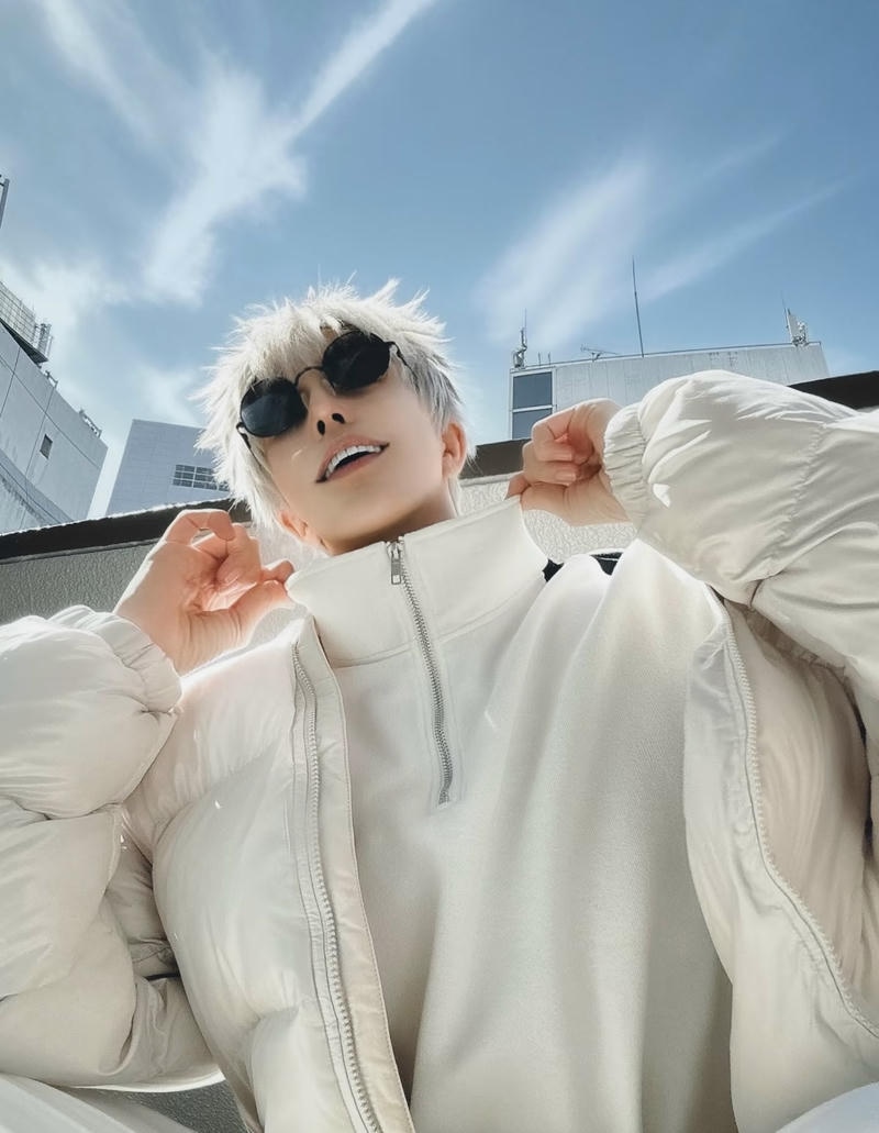 Gojo cosplay tạo ấn tượng thị giác