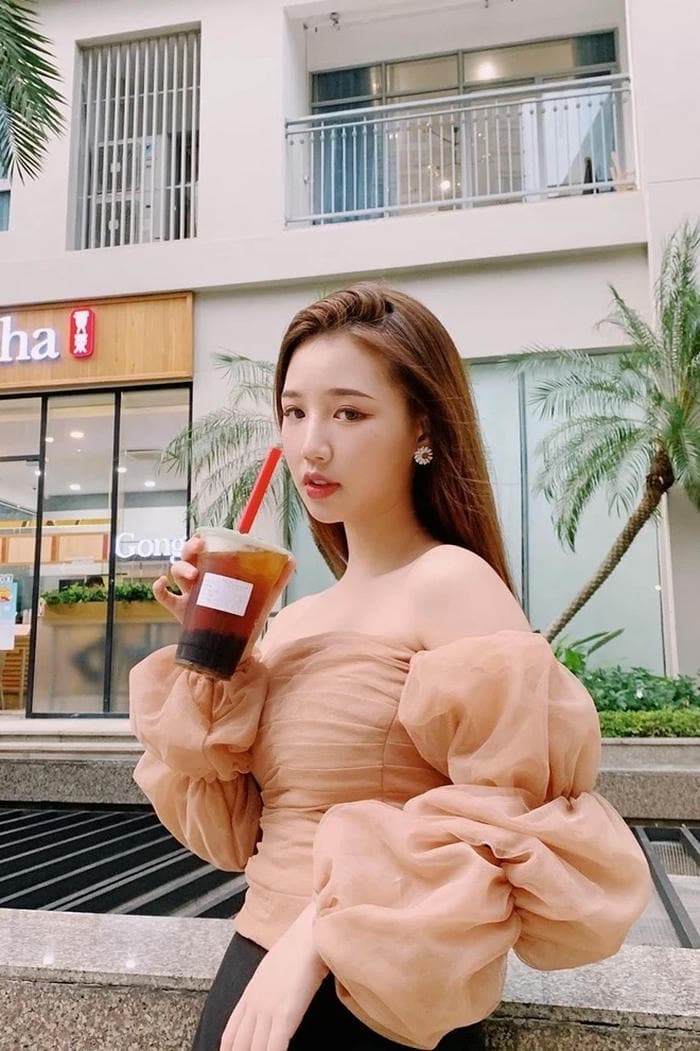 Hình ảnh Amee sexy váy hồng ôm dáng