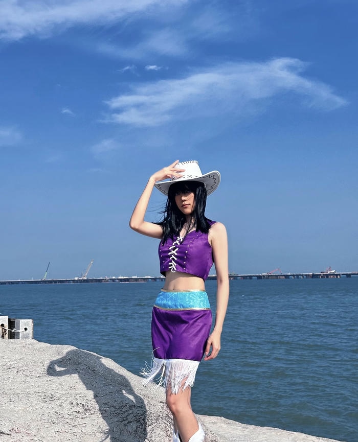 Hình ảnh cosplay robin ghi lại diện mạo hoàn chỉnh