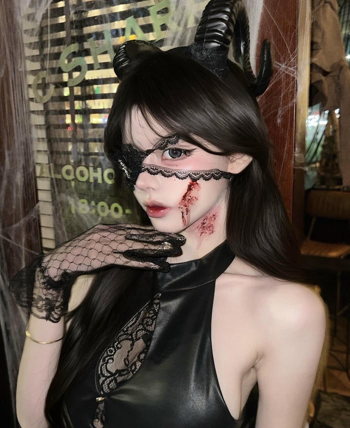 Hình cosplay halloween thể hiện tinh thần vui nhộn ngày lễ
