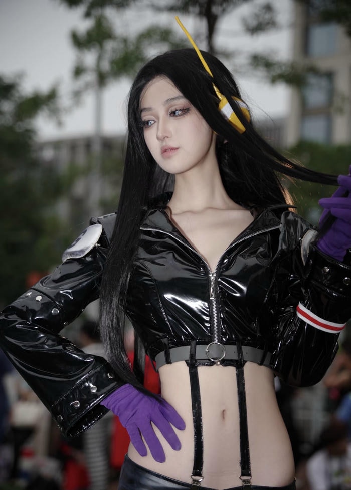 Hình cosplay robin ghi nhận tạo hình hài hòa