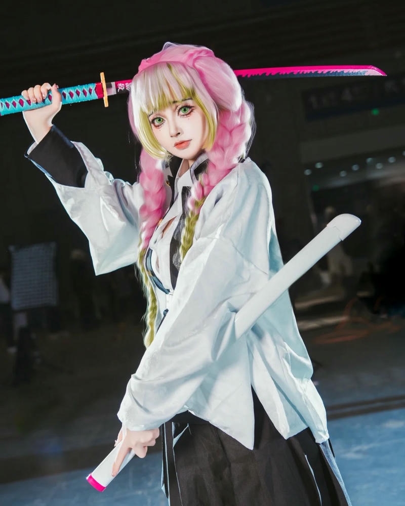 Mitsuri ảnh cosplay phong cách tạo hình anime