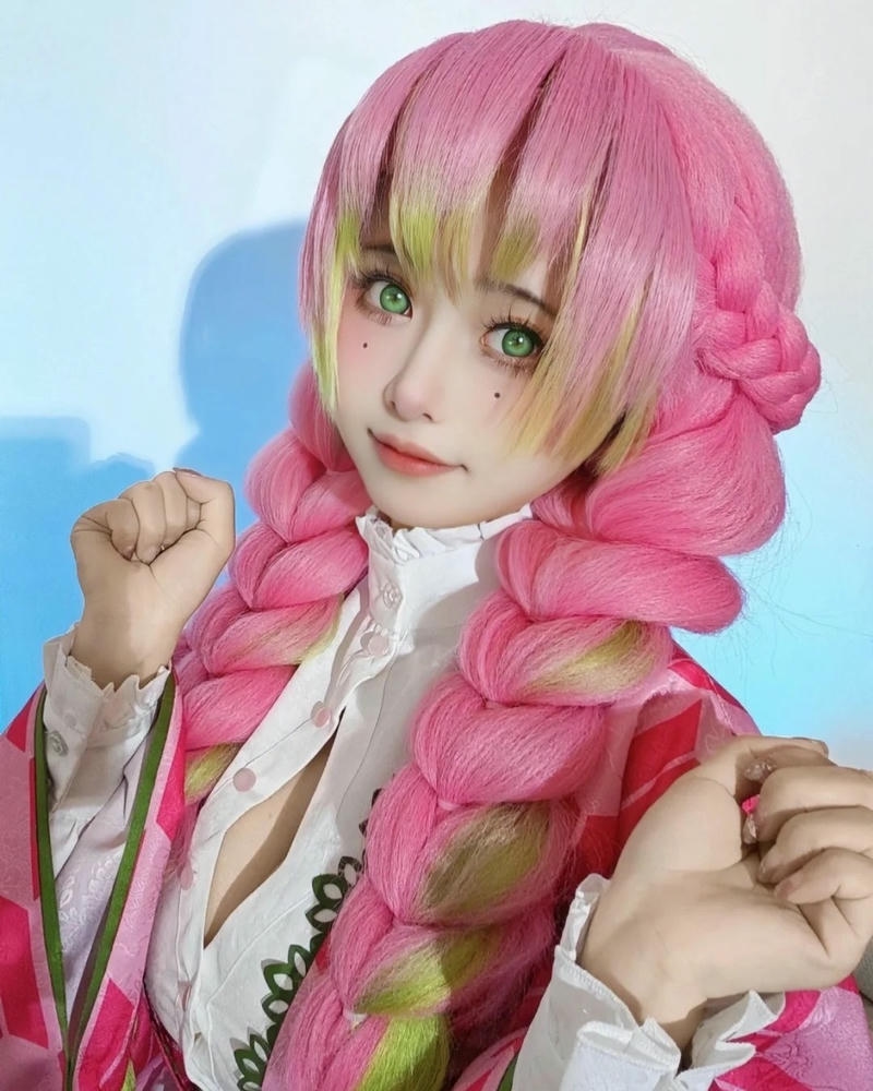 Mitsuri ảnh cosplay phong cách tạo hình chuẩn