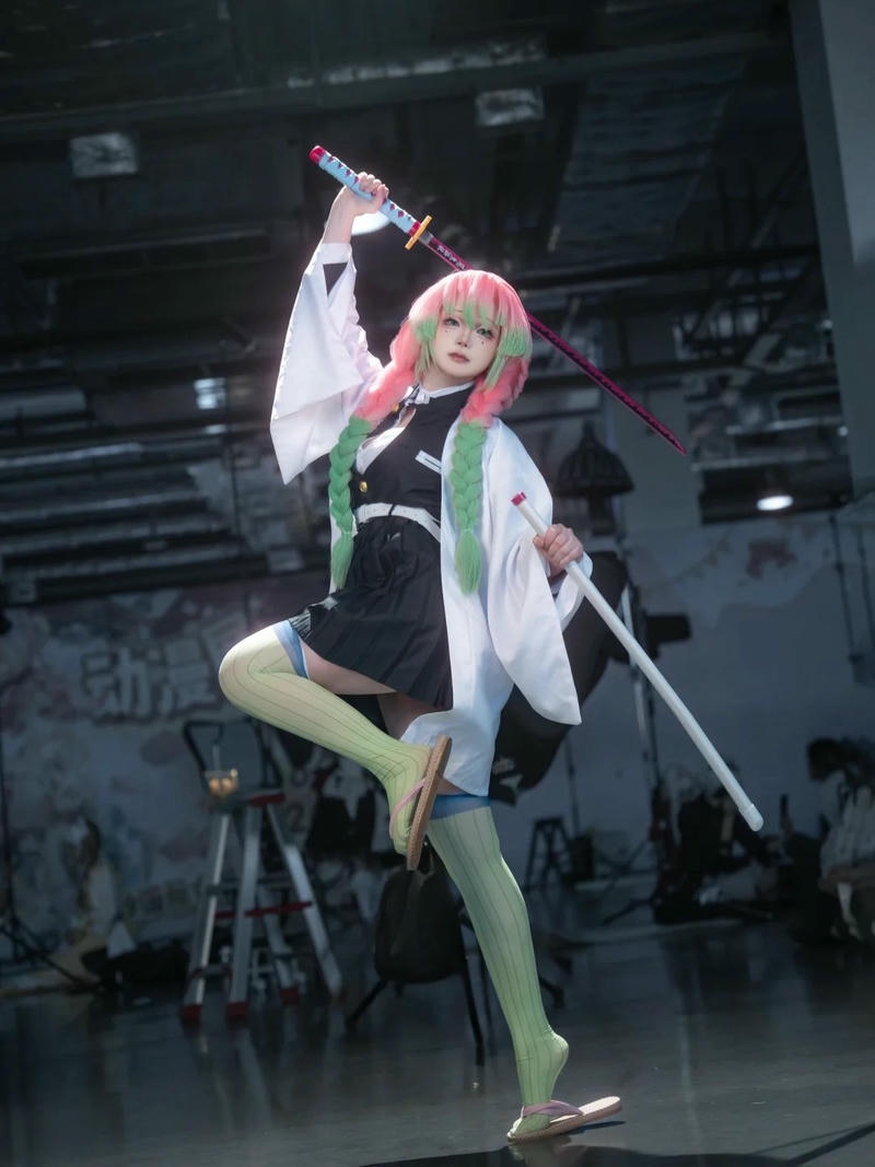 Mitsuri ảnh cosplay thể hiện hình tượng quen thuộc