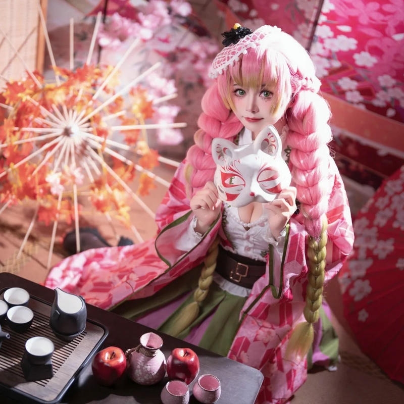 Mitsuri cosplay ảnh tái hiện hình ảnh nhân vật
