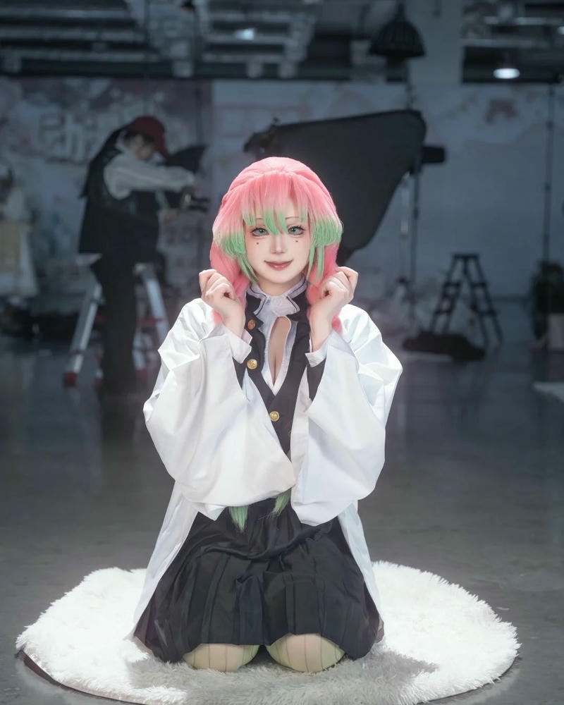 Mitsuri cosplay ảnh tái hiện trang phục đặc trưng
