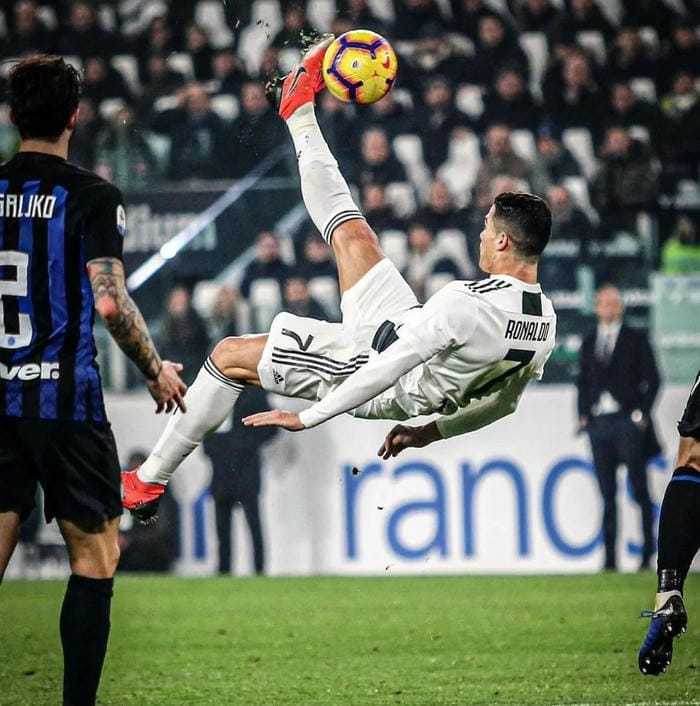 avatar bóng đá đẹp mạnh mẽ nam tính