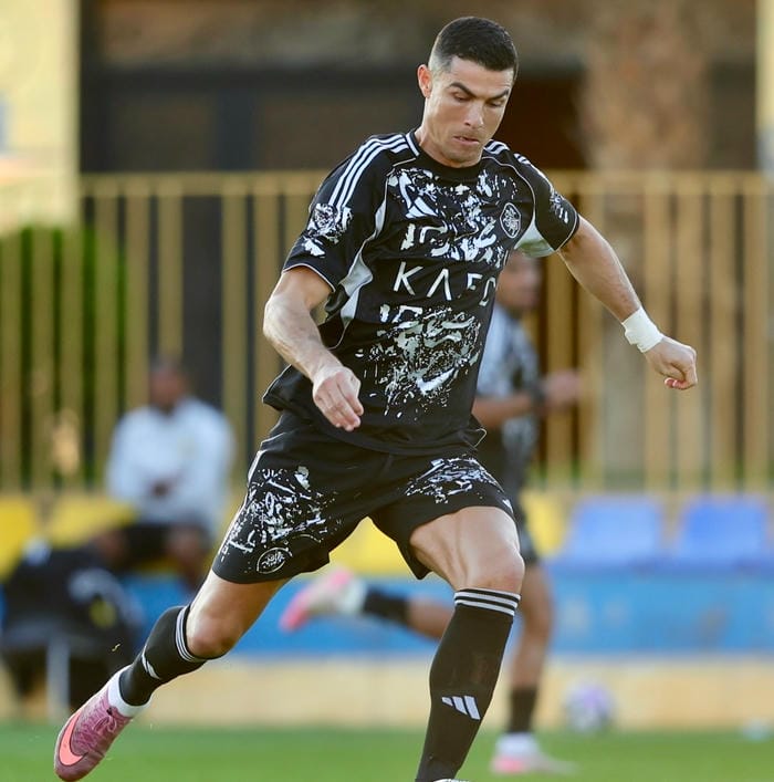 avatar ronaldo hình ảnh sân cỏ