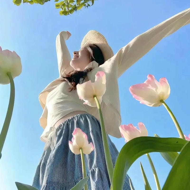 avatar tiktok đẹp phong cách tối giản