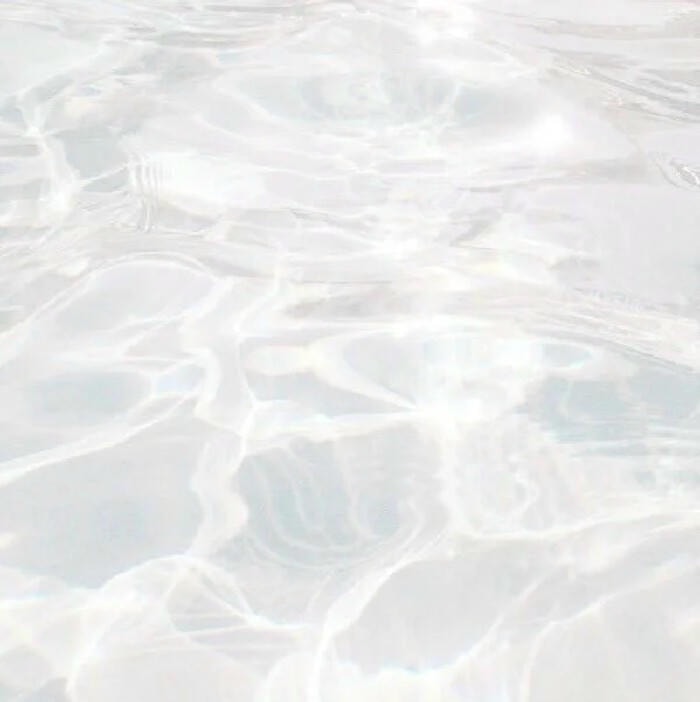 avatar trắng tinh bố cục thoáng đãng