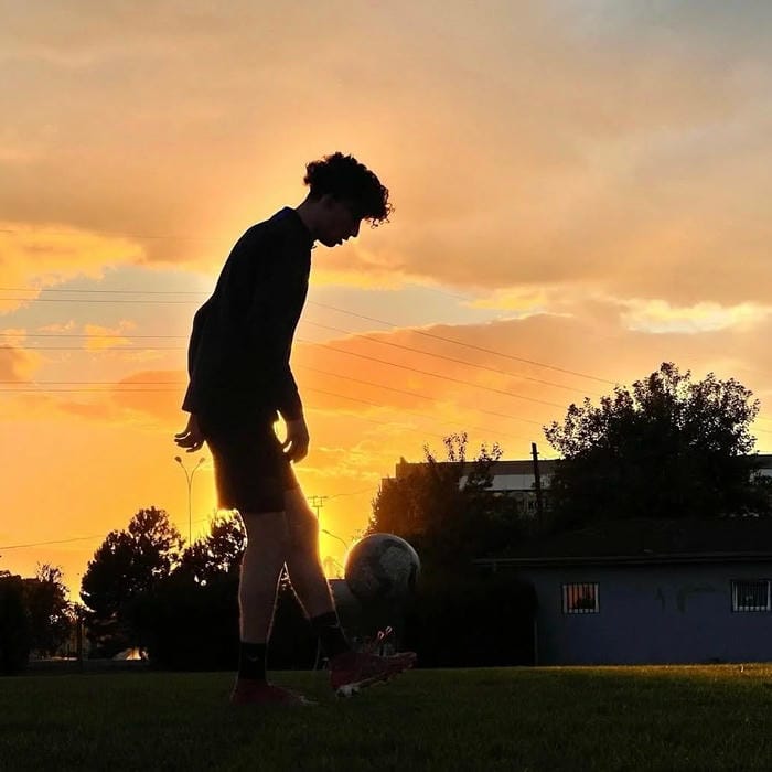 hình avatar bóng đá khoảnh khắc hoàng hôn