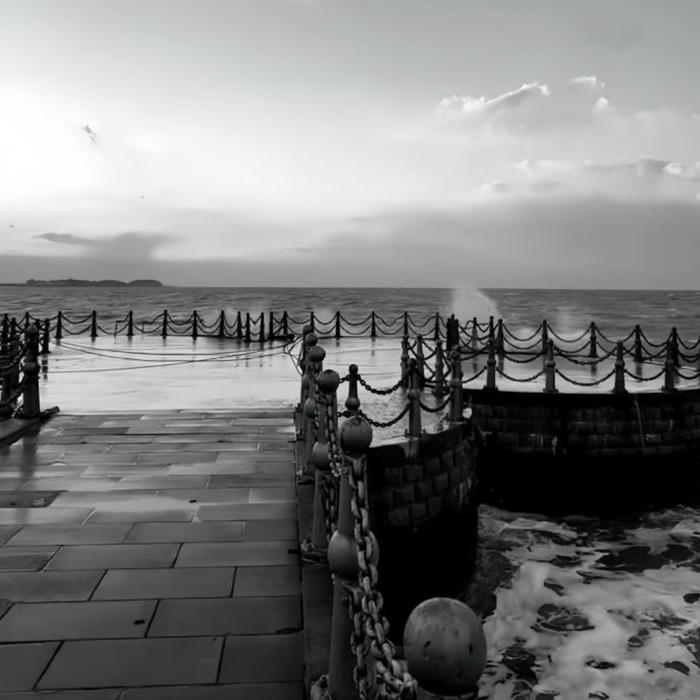 hình xám đen mang cảm giác lạnh lẽo