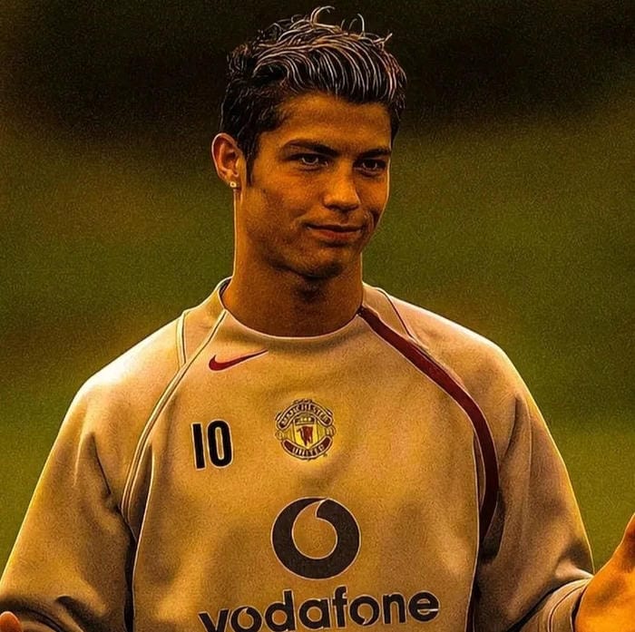 ronaldo avatar ảnh sân cỏ huyền thoại