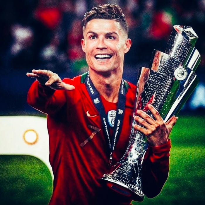 Tuyển chọn 185+ avatar ronaldo đẹp, ngầu và trẻ trung