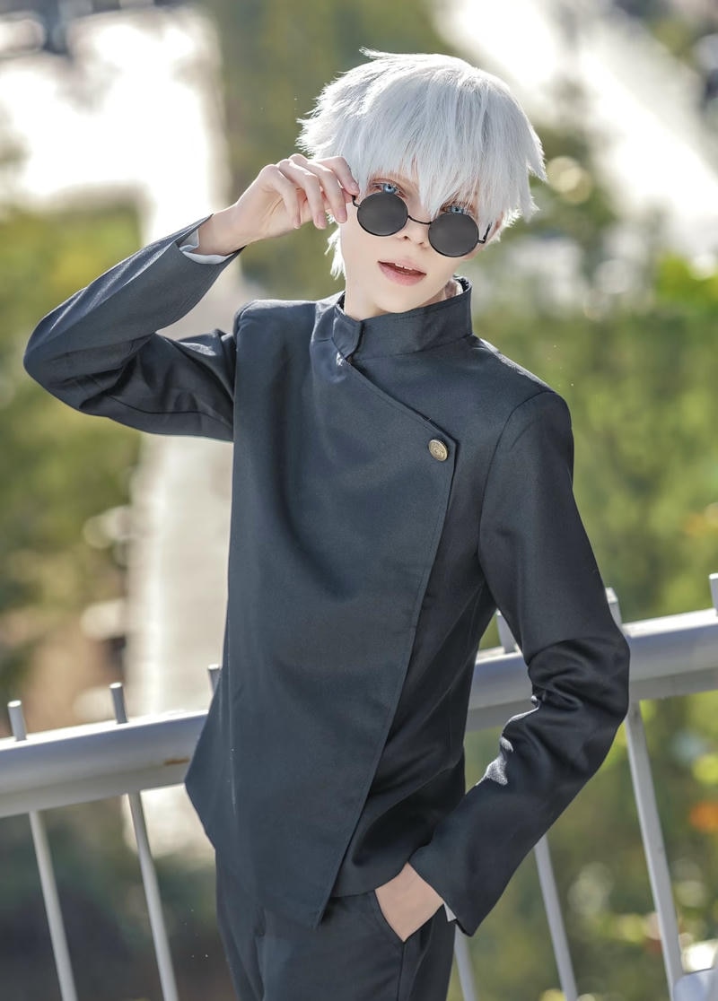 vẻ ngoài điềm tĩnh của Gojo cosplay