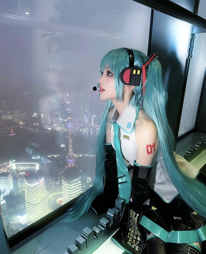 Bức ảnh cosplay miku thể hiện ngoại hình nhân vật quen thuộc