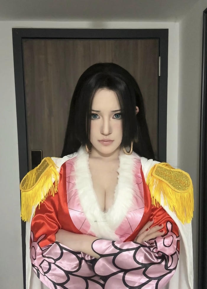 Bức hình cosplay boa hancock làm nổi bật tạo hình nhân vật