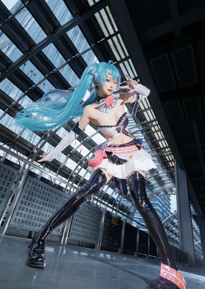 Bức hình cosplay miku cho thấy tạo hình quen thuộc