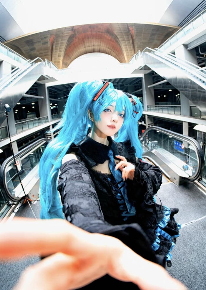 Bức hình cosplay miku mô phỏng hình ảnh quen thuộc