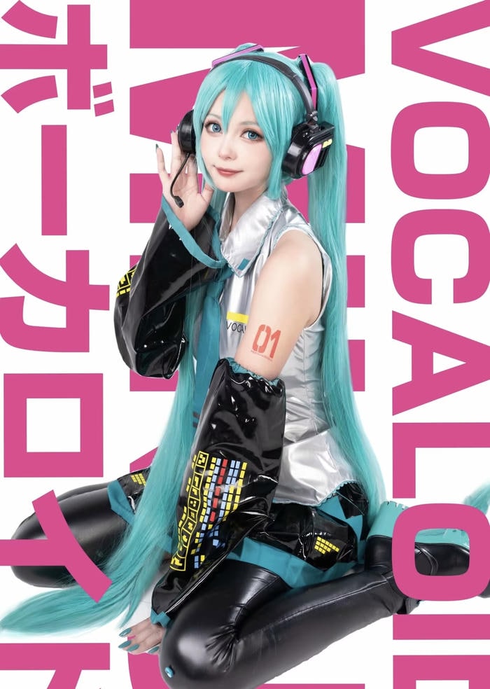 Hình cosplay miku ghi nhận chi tiết trang phục biểu diễn