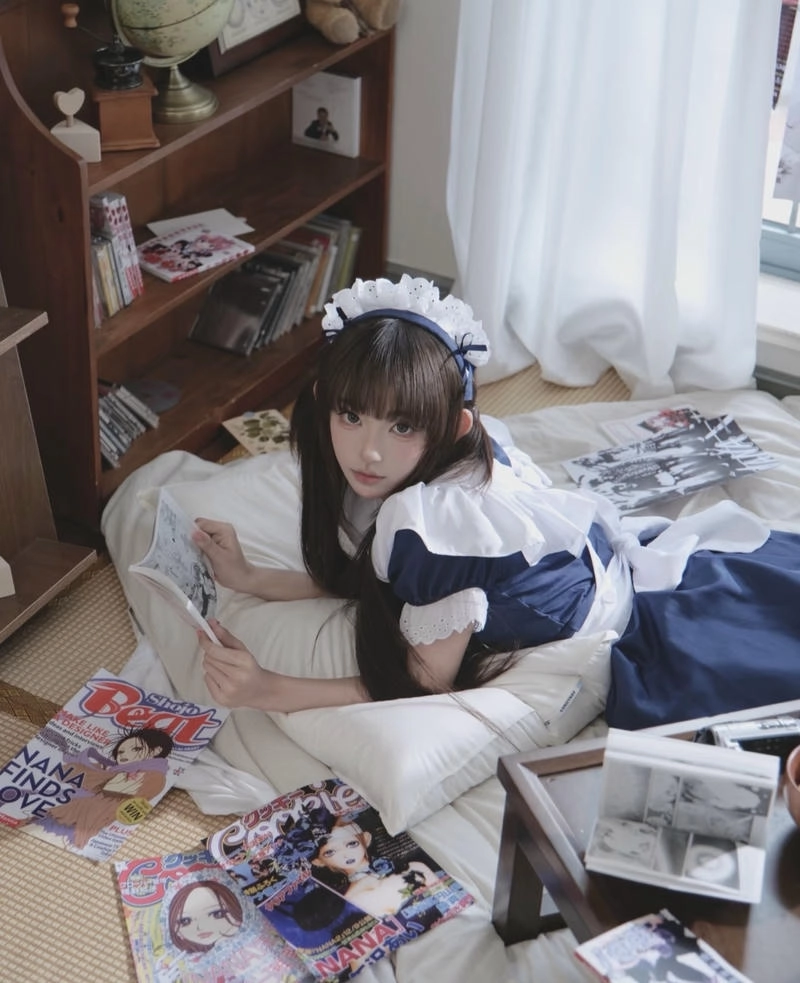 Ảnh cô gái xinh trong váy maid phong cách Nhật Bản