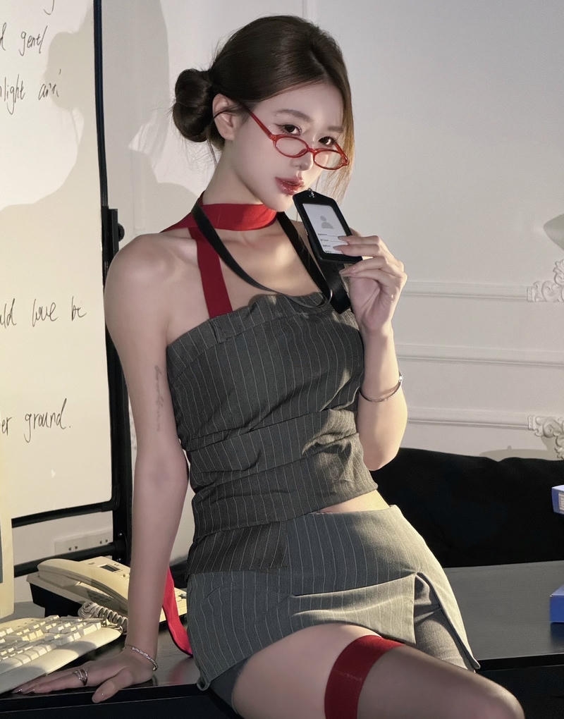 Ảnh cosplay thư ký sexy thần thái nổi bật